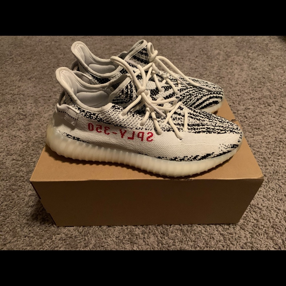 Yeezy 350 v2 Zebra